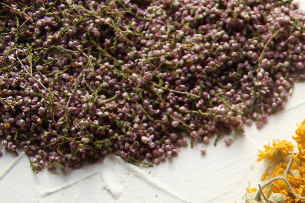 250 grams of Heather flowers whole, Heather, High Quality, Natural, Wild grow, Organic, Biodegraddable, Wedding, Craft, Edible, Confetti