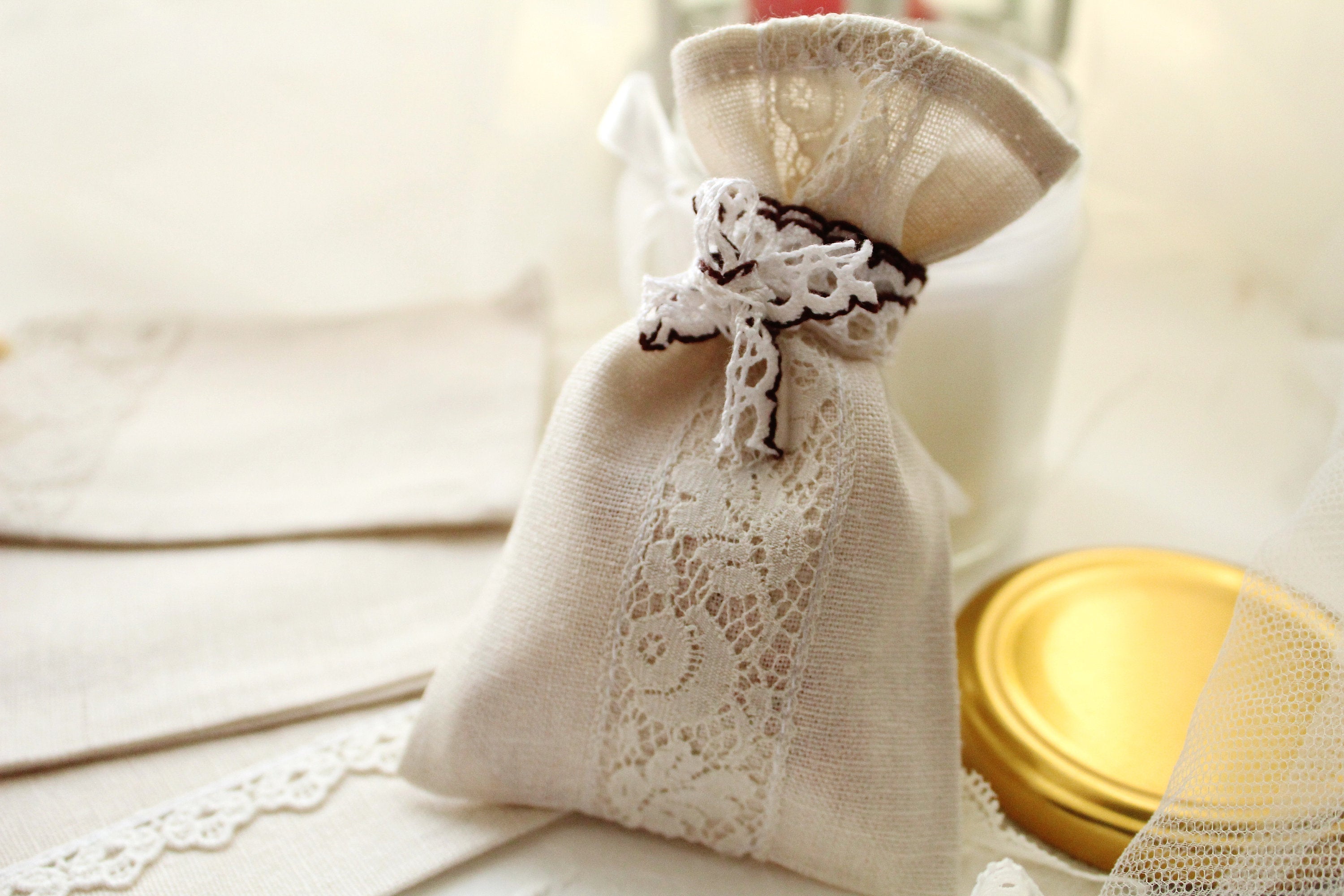 Wedding Favor Bags for Bridal Shower, Welcome Candy, Party Gifts, Natural Linen with Lace, Hand made, Beach Wedding Favors, Snack Bag